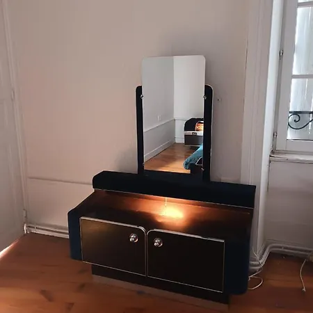 Appartement Vintage Centre Ville Puy De Dome شقة *